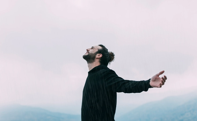 man freedom hands out