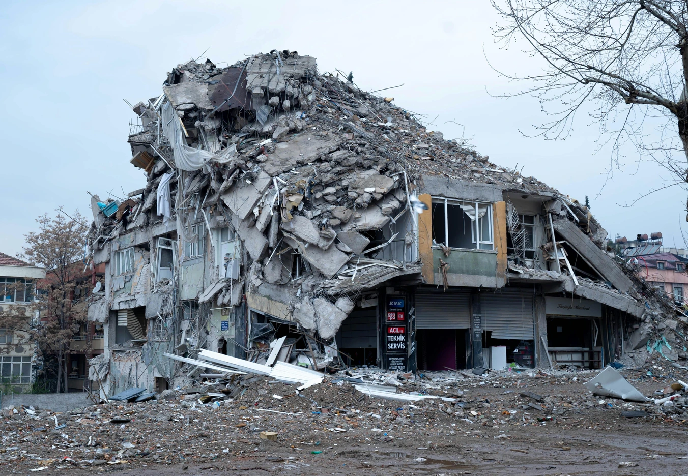 A collapsed house in a state of rubbles
